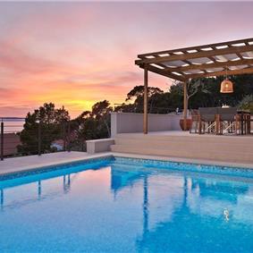 3 bedroom villa with pool and sea views Hvar island sleeps 6